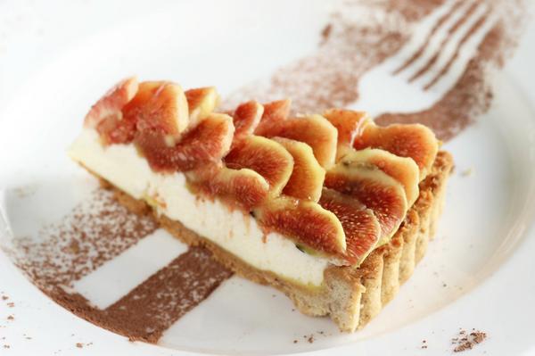 BellinghausenSF's tweet photo. Nuestra Tarta de Higo es un MUST de nuestra charola de postres.
¡No te vas a arrepentir! #guiltypleasures http://t.co/2OwG8Ab8F6