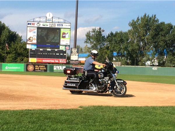 sppdmn's tweet photo. SPPD Motors Unit is SAFE AT FIRST at Midway Stadium. #sppdcommunity http://t.co/xQIeTXSTGg