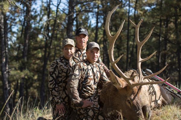 RaisedHunting's tweet photo. We had a great night in the woods and Warren killed his first elk EVER! Now its Karins turn! #RaisedHunting #FirstElk http://t.co/avVbvOoY75