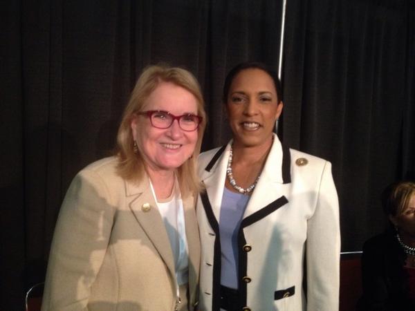 DawnnaDukes's tweet photo. Post panel photo op w/ @SenatorSylvia #TTFhealth #tribunefest http://t.co/zTpNbxPIaA