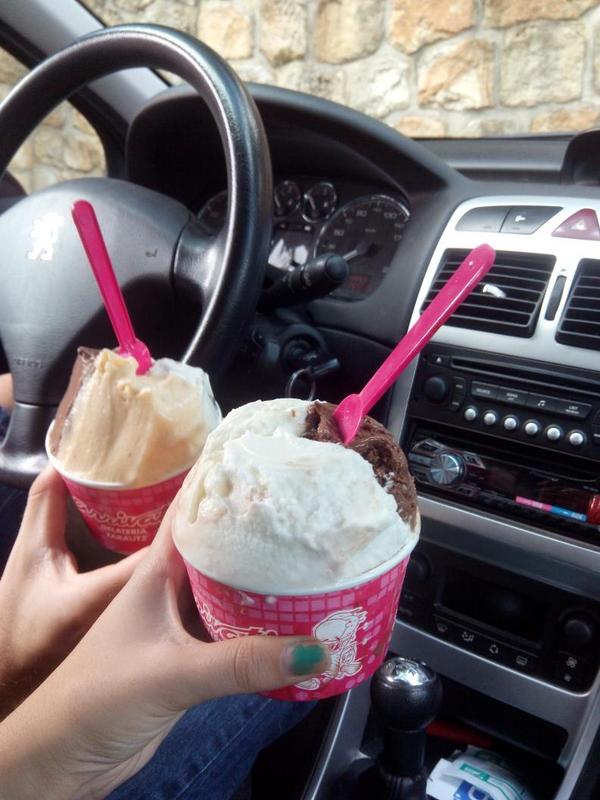 Eneritz3's tweet photo. Heladito en #Zarautz @SaChristian1994 http://t.co/rJXqjRFCfS