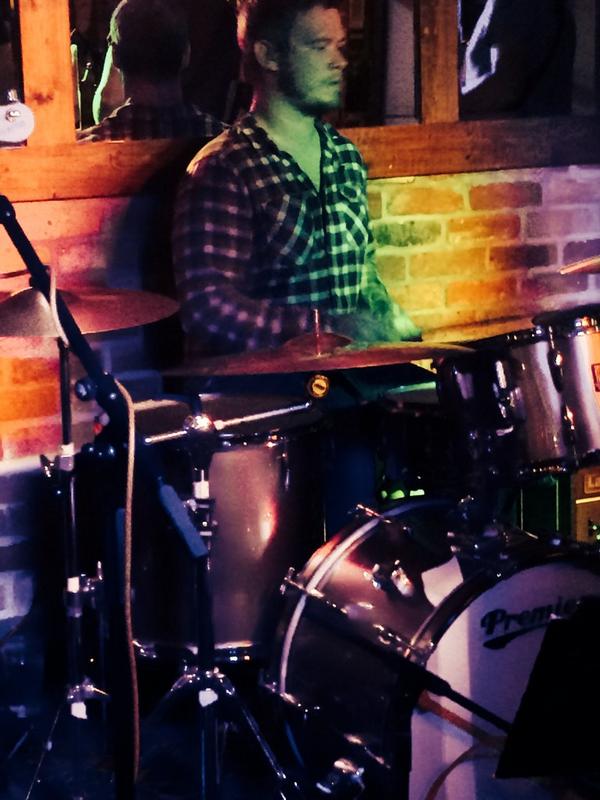 MasterMariner_'s tweet photo. Boomerang are a great band that are playing tonight! Still time to come down and have a dance http://t.co/hBVjg6076k