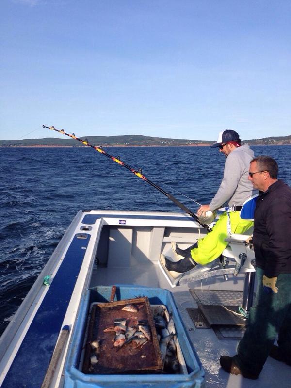 BrierPatch72's tweet photo. Hooked up! Giant Bluefin Tuna. @AftcoFishing @FinNorFishing @CostaSunglasses #heavytackle http://t.co/X8lQSChTB3