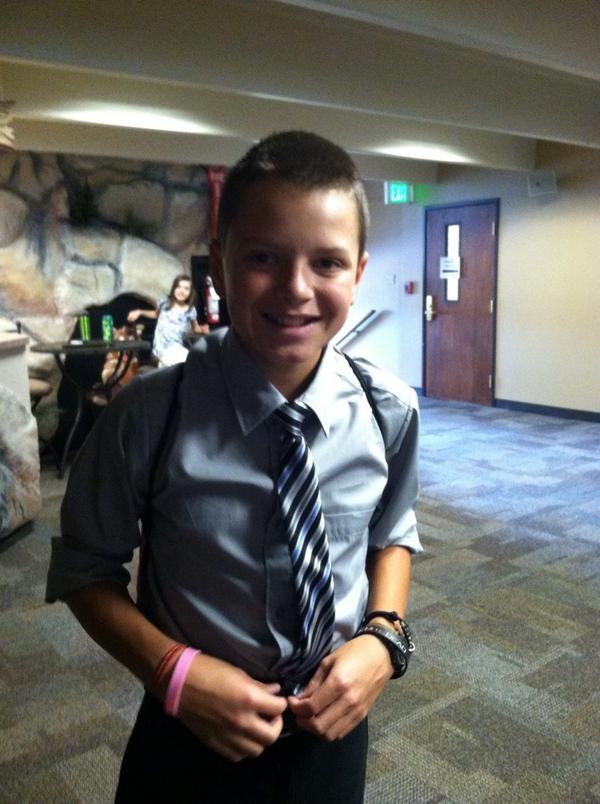 mosarjos03's tweet photo. Hanging out with future Intern Josh Hendrix #gobeyondwithus http://t.co/eXFGBFn1aO