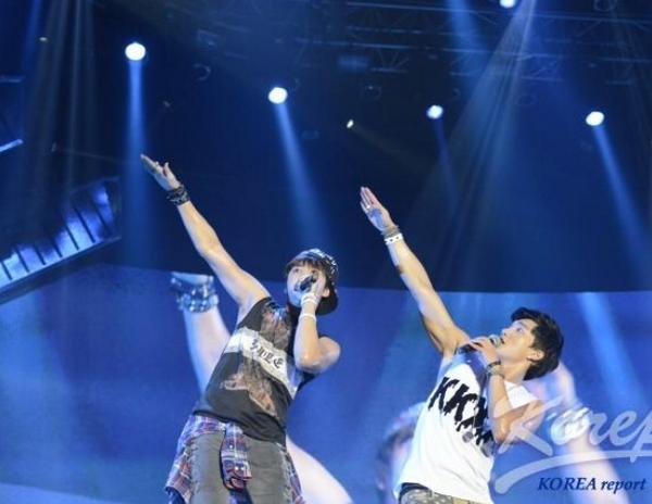 halyy27's tweet photo. 今日もロングヒット願います☆

[Team H] Raining on the dance floor
http://t.co/TstzPKCgD4

THツアーへZIKZIN ‼︎ http://t.co/hr7lCFqgV0