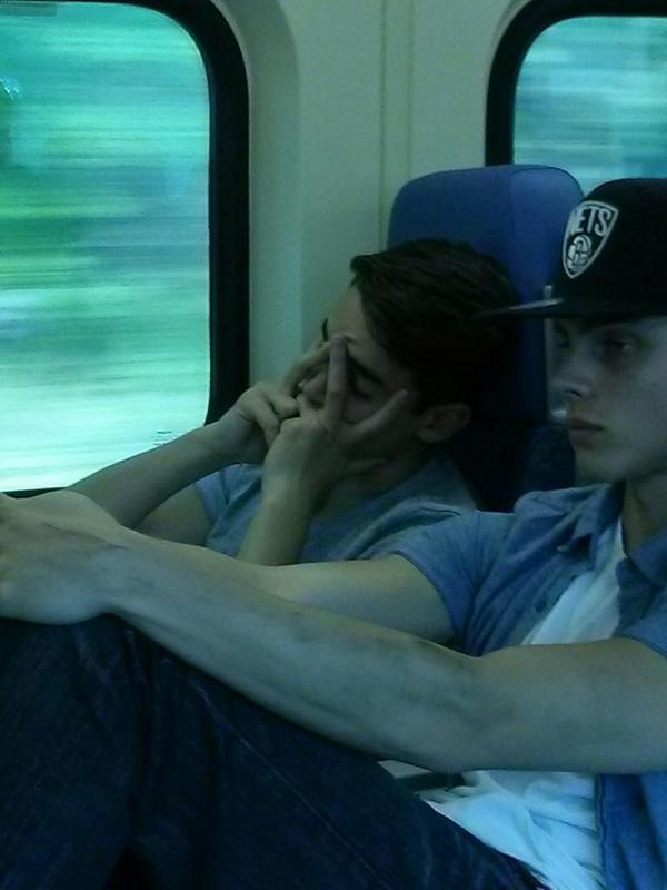 jakechmbers's tweet photo. So thats how mitchell sleeps
#DirtyArm http://t.co/mXafqWkm2A