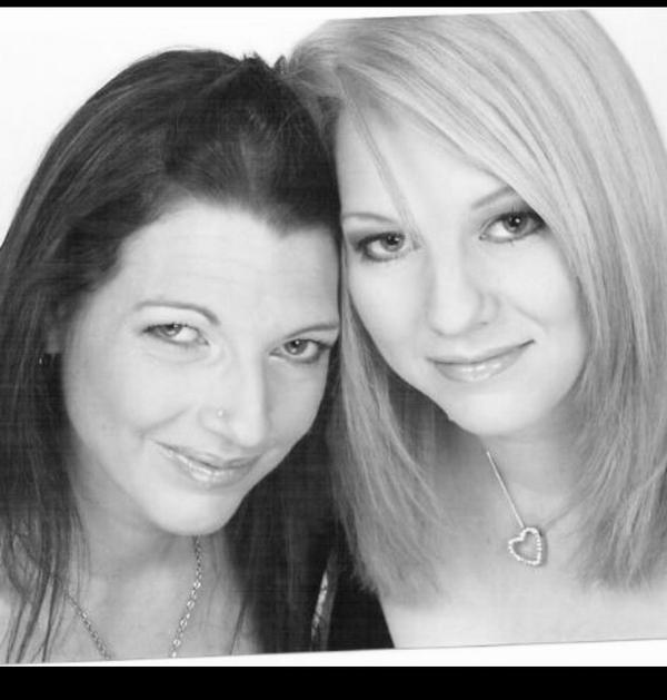 Gizmobilly4's tweet photo. My beautiful sister n me XxTxX #lovemysister http://t.co/ZqYjH1kXYW
