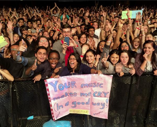ohhhlivia's tweet photo. β@TheFray: Cape Town #thefraysa #heliostour http://t.co/5Ec60xaGSlβ IS THAT MY GIRL MICHELLE OMG ???????