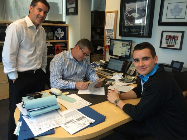 Boucher_43's tweet photo. Living and working for the dream !!! Congratulations Cody. #Remparts and now member of the #MapleLeafs http://t.co/pqhWnA1KWN