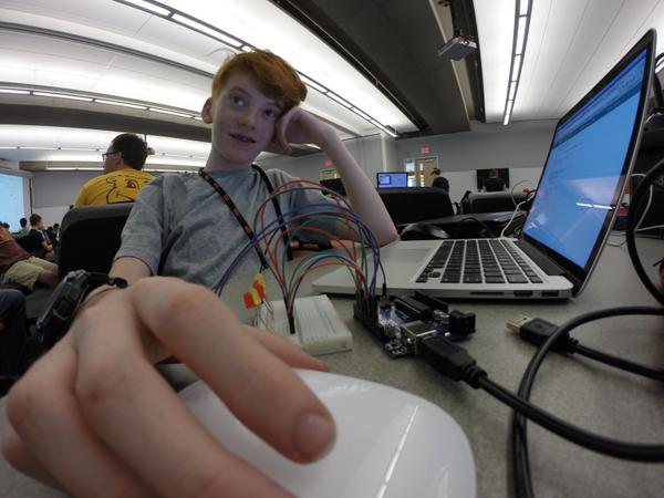 JHoaglun's tweet image. kids playing with the #arduino at #coderdojotc today on the U of M campus