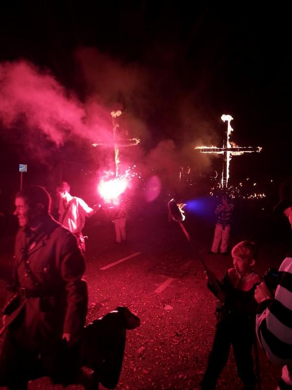 Sussex_Bonfire's tweet photo. #firebanner #SussexBonfire #Mayfieldbonfire http://t.co/FVMBDBmAPQ