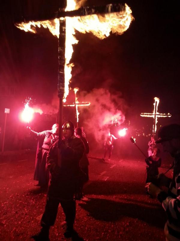 Sussex_Bonfire's tweet photo. #firebanner #SussexBonfire #Mayfieldbonfire http://t.co/yiFm8trOVo