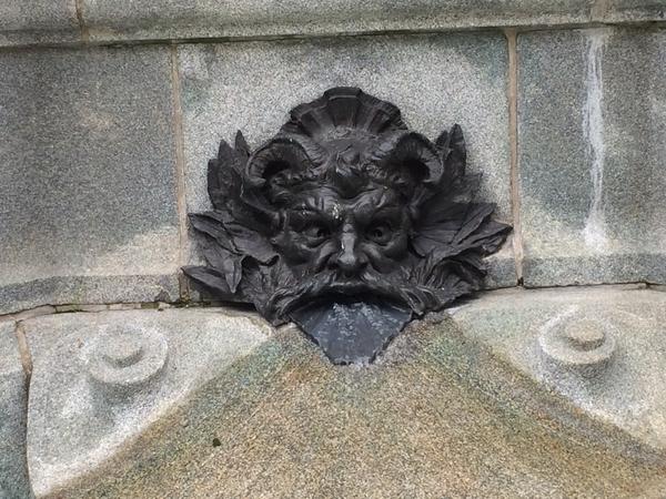 evans23p's tweet photo. Busy exploring the city of Montreal. Is really nice here. http://t.co/KtpJTAiPGP