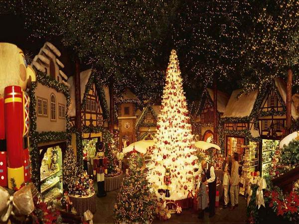 ChristmasCount's tweet photo. RT if you want to Christmas shop here 🎁🎄 http://t.co/XTCQJdnMRS