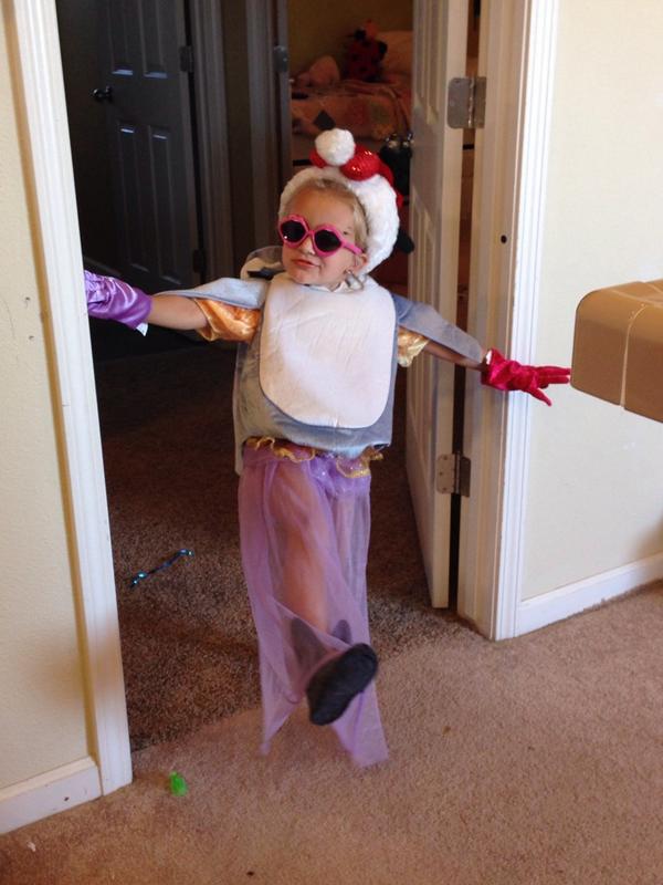 Rext47's tweet photo. @JuliaIsBAWM she does. http://t.co/oG7oZhGLbh