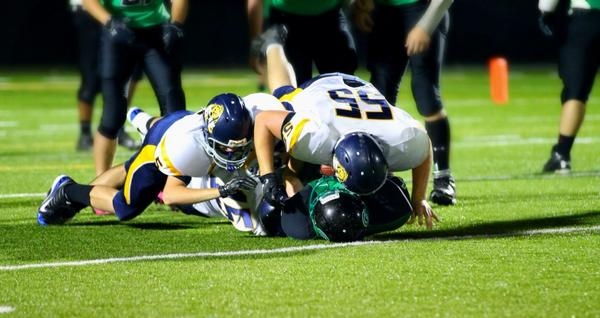 EVBears's tweet photo. #PicsFromLastNight #EvFootball @RyleeVoss @LexieMoore19 @Caseman_3 @AnKneeeee @ZacharyAxmear http://t.co/JTu2UbfaI4