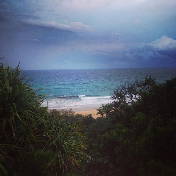fotofugitive's tweet photo. Amazing light over #SunshineBeach late yesterday arvo. #Castaway #80B #WayfaringBeardsman #travel #destinations http://t.co/95uf30qEE9