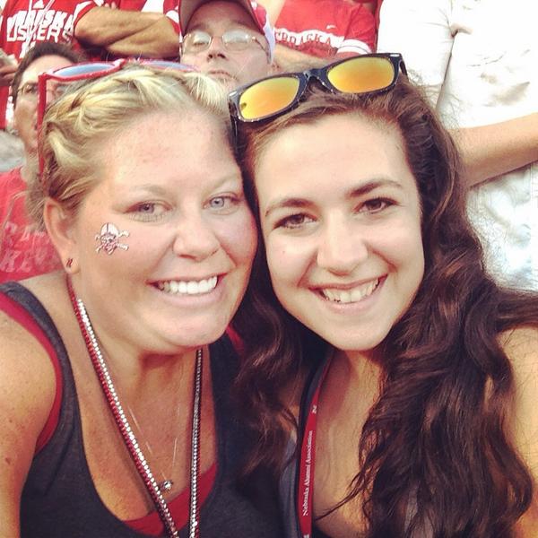StaciHartmanNel's tweet photo. #huskercheer http://t.co/woalyPj2S0