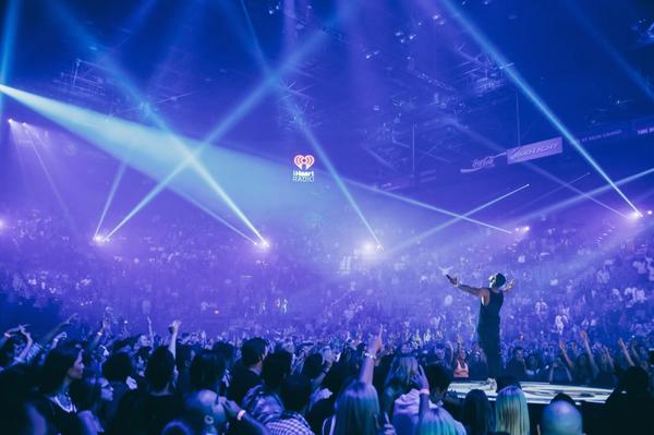 Usher Raymond IV tweet media