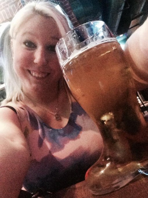 Whoo! #DasBoot ; can you say hung over Bunny tomorrow ;) lololol http://t.co/OpBKmjALae<a href="/tag/dasboot"class="tags">#DasBoot</a>