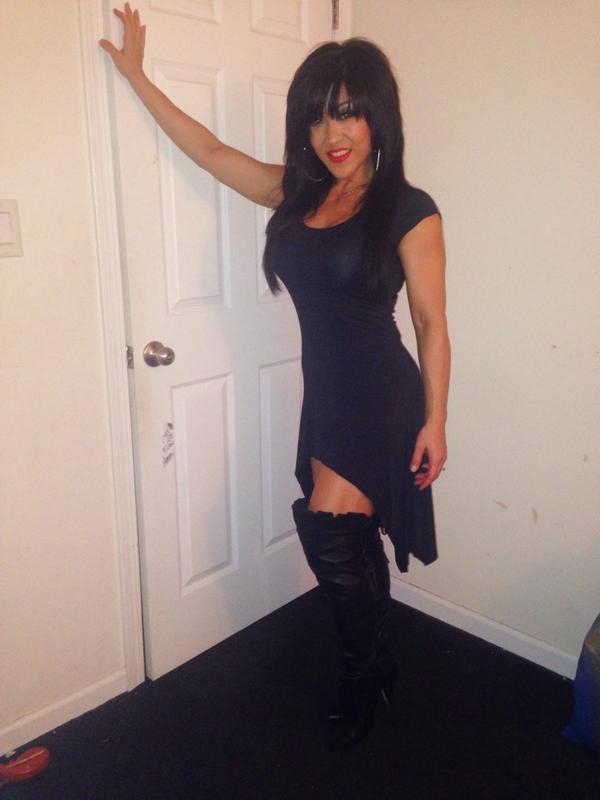 AMAAL_Yours's tweet photo. #hotmomstatus #mommy 😍😍 http://t.co/h0RcepW6yJ