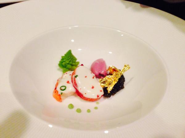 ChefDaveHackett's tweet photo. Awesome first course Main lobster, cauliflower and golden osetra caviar. Great Dish Gregory Pugin Palme D'Or#RSV25 http://t.co/8SEpldnsF3