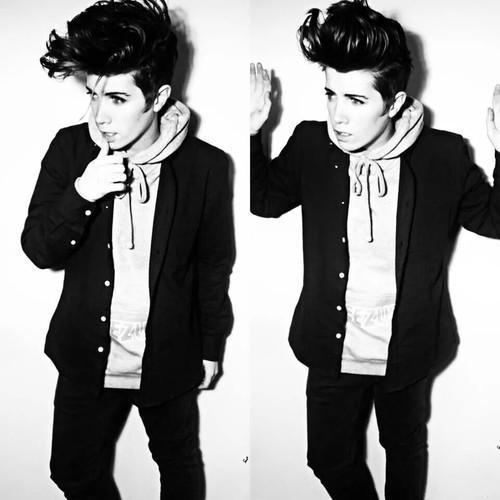 Kylerbabe's tweet photo. Ello. Picture from the shoot today http://t.co/f9PsT62V7m