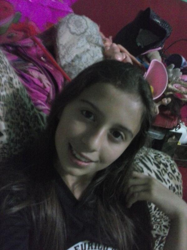 dudah07borges's tweet photo. meu sorriso me acalma pq sou #loka mas uma #lokafeliz #comamigas http://t.co/y6zSKllcCH