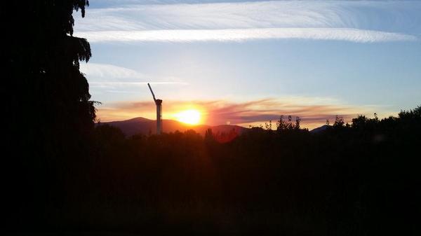 AnRoFox's tweet photo. Just another sunset on the farm. Where's @JamesFoxWriter on this lovely Saturday evening? http://t.co/JnboySziv9