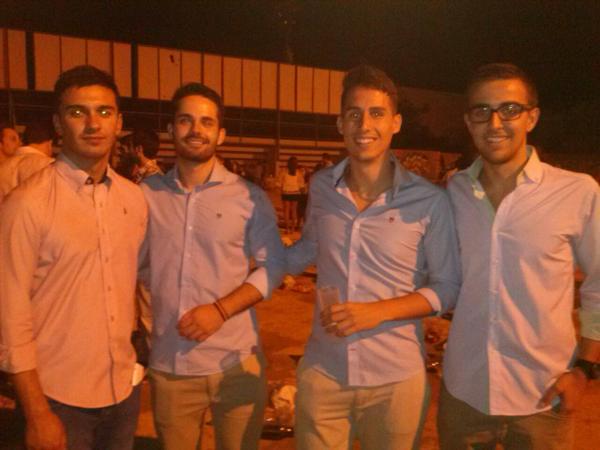 Javidb10's tweet photo. @Josemi_zf @franciscorivp #antonio http://t.co/vaitEODhas
