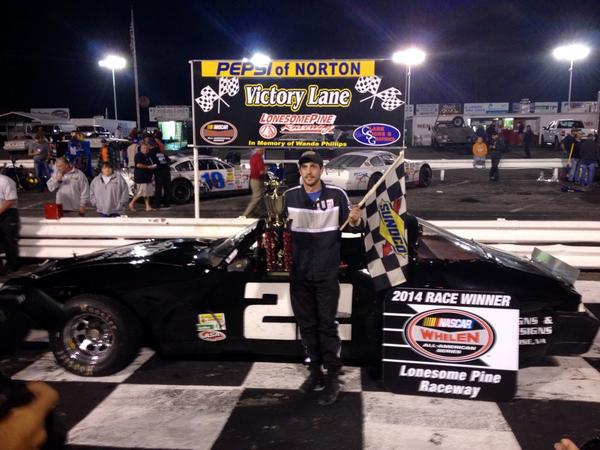 BDMSpeedShop's tweet image. Joey Sykes puts Roger Neece's legendary #22 SS back in victory lane as "Back in Black" plays over @LPRaceway's PA
