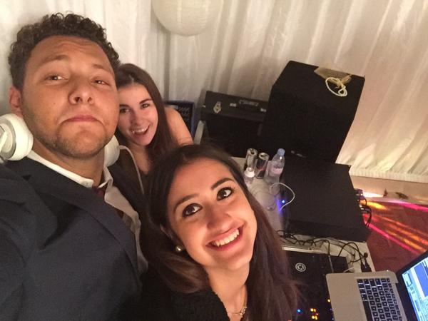 AndyMeshEvents's tweet image. Tonight's event! Great night! Happy Birthday @AmarathJonah !!!!!! Mad night..... After the pics 😂😂🎉🎊🎈🍻🍸🍹🍷