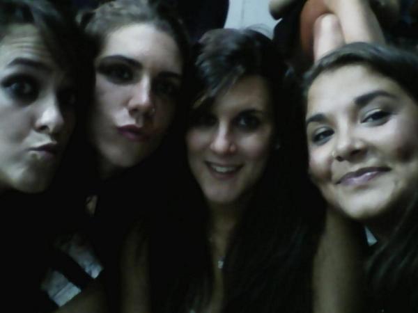 Bolu32's tweet photo. De fiestaaaaaaaa!!!!!!!!!!!! #befeeter #pedo #barcelo ujajaja @5SAN5 @Lau7_14 #jemmi http://t.co/w4ExihIrlk