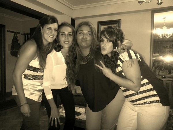 Bolu32's tweet photo. De fiestaaaaaaaa!!!!!!!!!!!! #befeeter #pedo #barcelo ujajaja @5SAN5 @Lau7_14 #jemmi http://t.co/w4ExihIrlk
