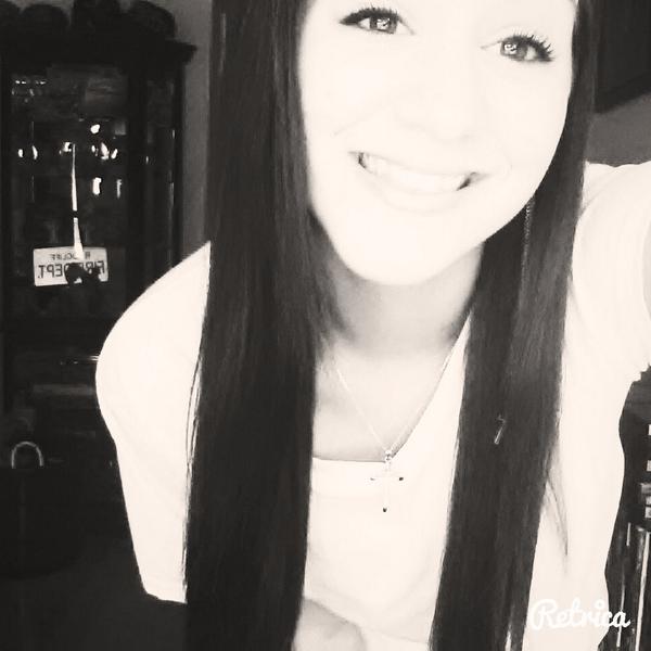 Little_Emss tweet picture
