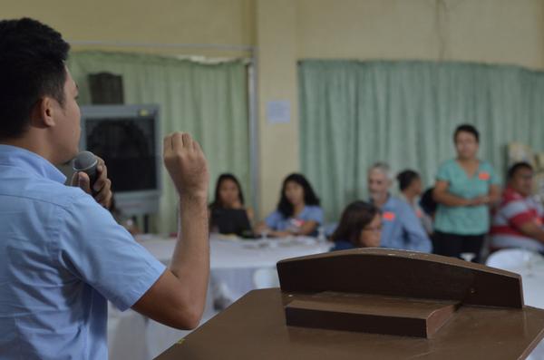 IOMCwC's tweet photo. #OPARR makes an appearance during the Isturyahanay in Estancia to give info about government plans. #CommisAid http://t.co/qscsXbUa2v