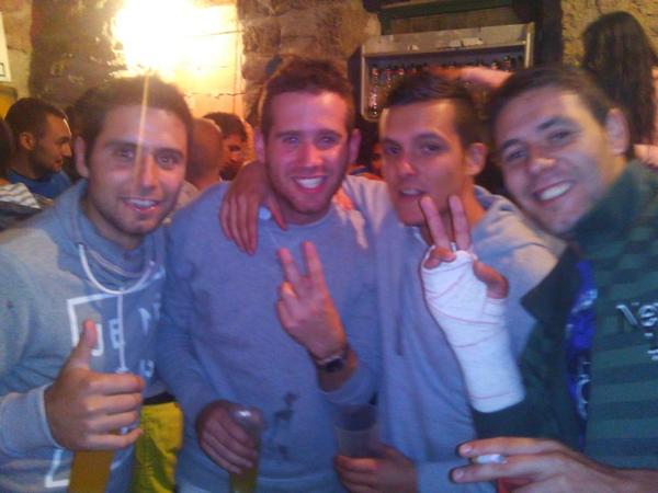 javibeba's tweet photo. Yo doy la opción de no beber si no la quieres....jajaja http://t.co/Hw47rhQnWg