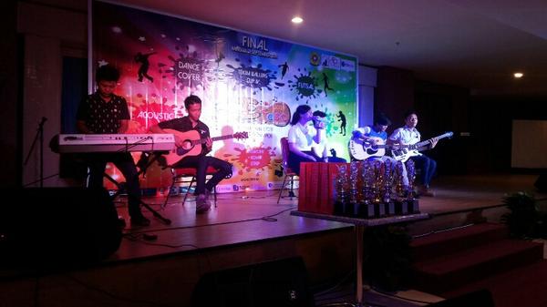CE_FESTIVAL2014's tweet photo. Penampilan kedua: VINO!!;) http://t.co/uol0bAW27D