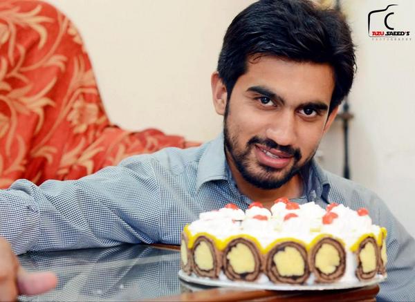 usaeed338's tweet photo. Happy Birthday to me :D http://t.co/UeLfJOBuqy