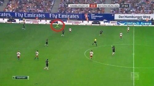 voetbalzonenl's tweet photo. Manuel Neuer was zaterdagmiddag weer typisch Manuel Neuer. http://t.co/2ufM9Lbq9u