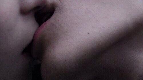 Поцелуй в засос с языком