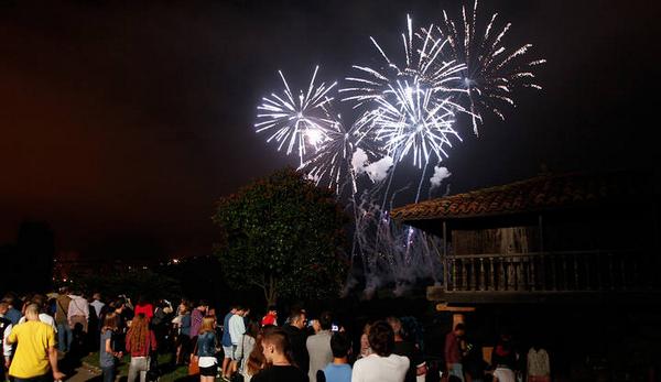 lanuevaespana's tweet photo. Veinticinco minutos de luz y pólvora http://t.co/0MilQGBlHw http://t.co/WhIuahZGGW