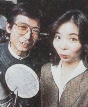 富山敬fc Considerate Pa Twitter ちびまる子ちゃん のお時間ですね 今でも 友蔵おじいちゃんを見ると富山さんの声が聞こえてきそうです 写真は９１年 まるちゃんcdレコーディング風景 右はおばあちゃん役の佐々木優子さん Http T Co 5cw2vez8mw