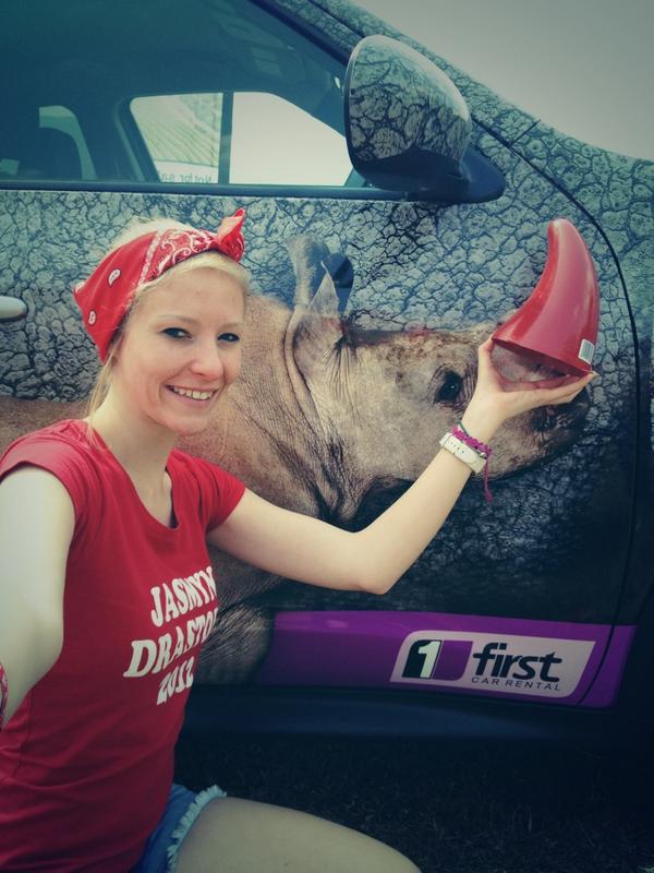 berni205's tweet photo. Wearing red for all the unnecessary blood that has been shed! Giving hope to the baby Rhino out there!! #Rhinos1st http://t.co/YFK0BdzNby