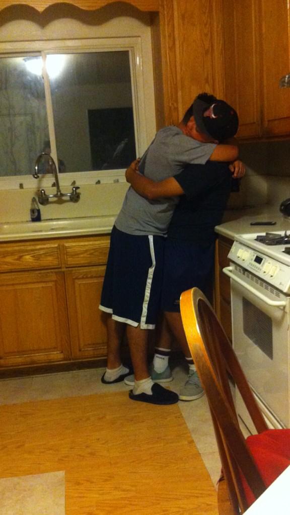 chucky_805's tweet photo. A Lil Faded With my Cuzin #USArmy #veteran  #thanksforserving 🍺 http://t.co/0BCbv4EUr4
