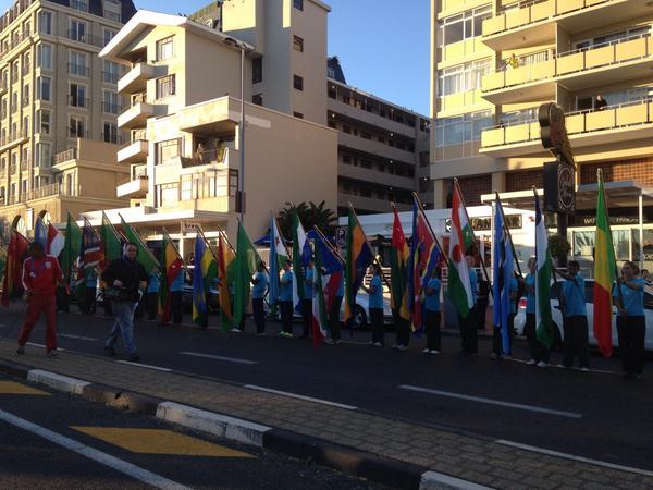 lovecapetown's tweet photo. RT @TanyaKovarsky: 50 countries represented at #CTmarathon today. Nice show with the flags http://t.co/Iiuurct9ci