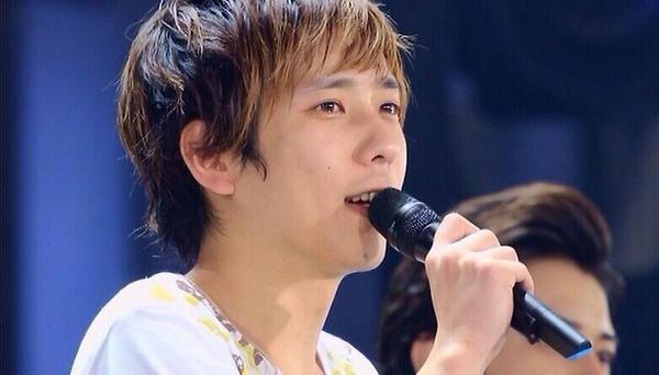 NeneArashic's tweet photo. ニノは
腰が痛くても熱中症になっても
周りに気を遣いファンの前では
笑顔で顔色一つ変えずにいる。
自分のことよりもメンバーのことを
気にしている。

そんなあなたに尊敬します。
だから
ファンでいようと思うんです。RT http://t.co/cGSxxVYR5R