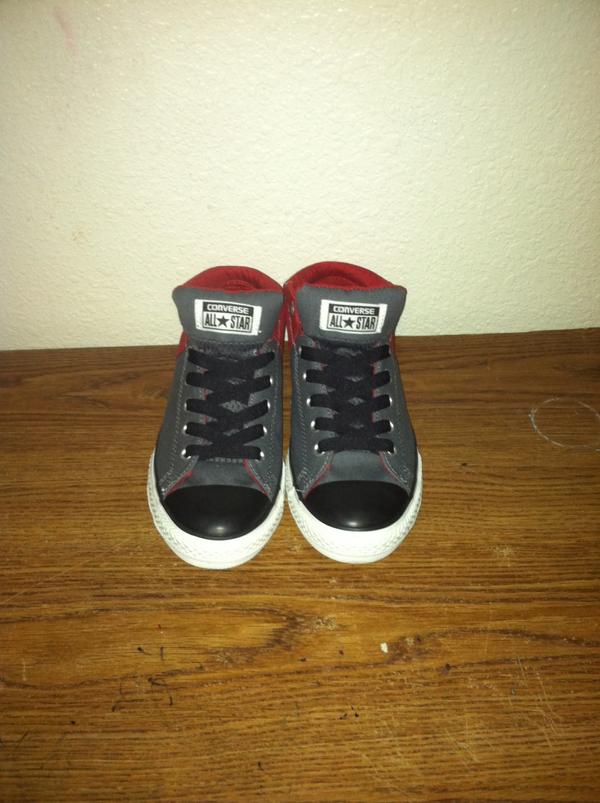 PatoTheMomo's tweet photo. Just got these awesome Chuck's #ConverseAllStars http://t.co/mZzvehd7m2