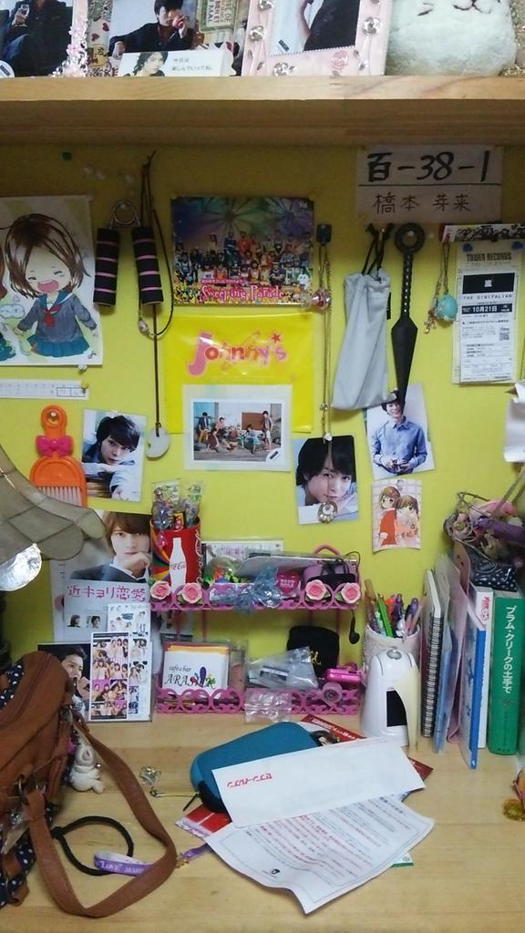 1993love39's tweet photo. #こんな部屋でも引かないよって人RT 
#嵐
#RTした人全員フォローする 

私の部屋汚っ!!! http://t.co/JbiqfUu0oo