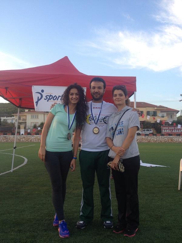 tarketin's tweet photo. Sportomed in koşu sporuna desteği devam ediyor. http://t.co/JsXreqtlAx